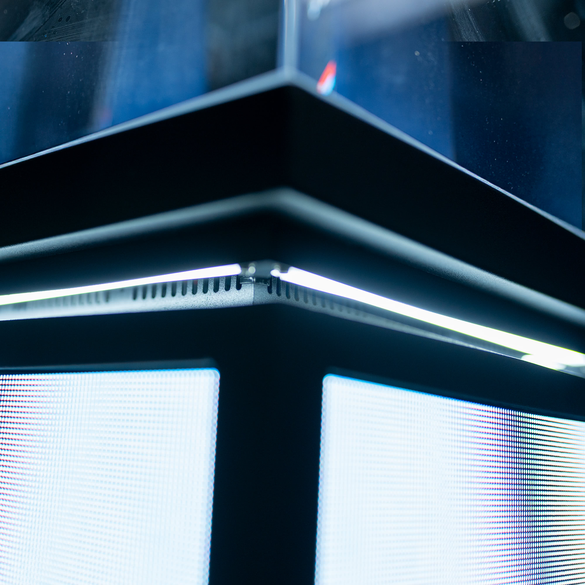 videowall-vitrine-detailansicht