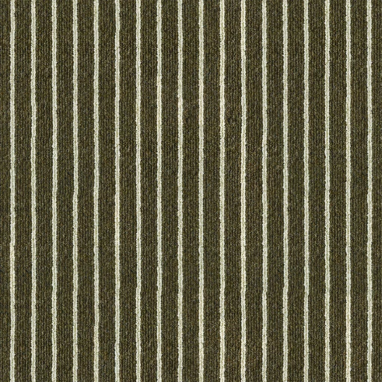 Grüner gestreifter Teppich