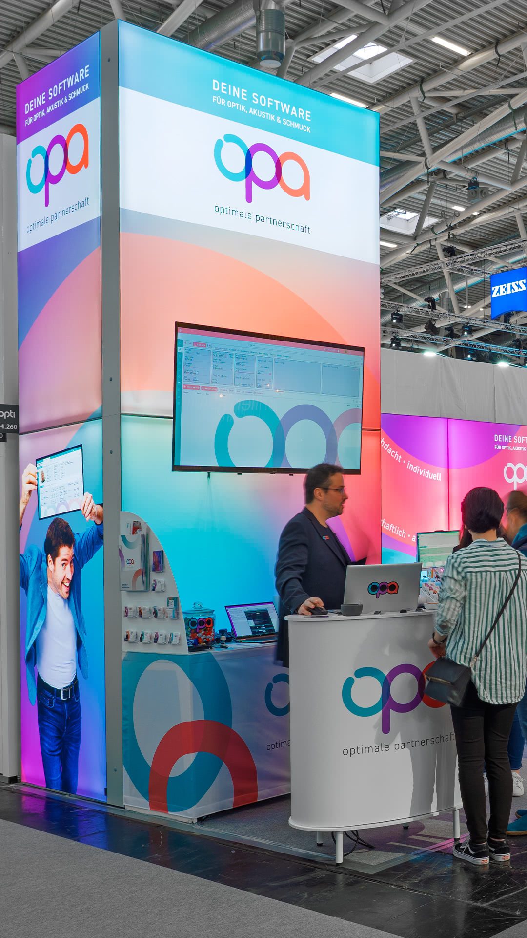 LED Messestand Turm Kabine