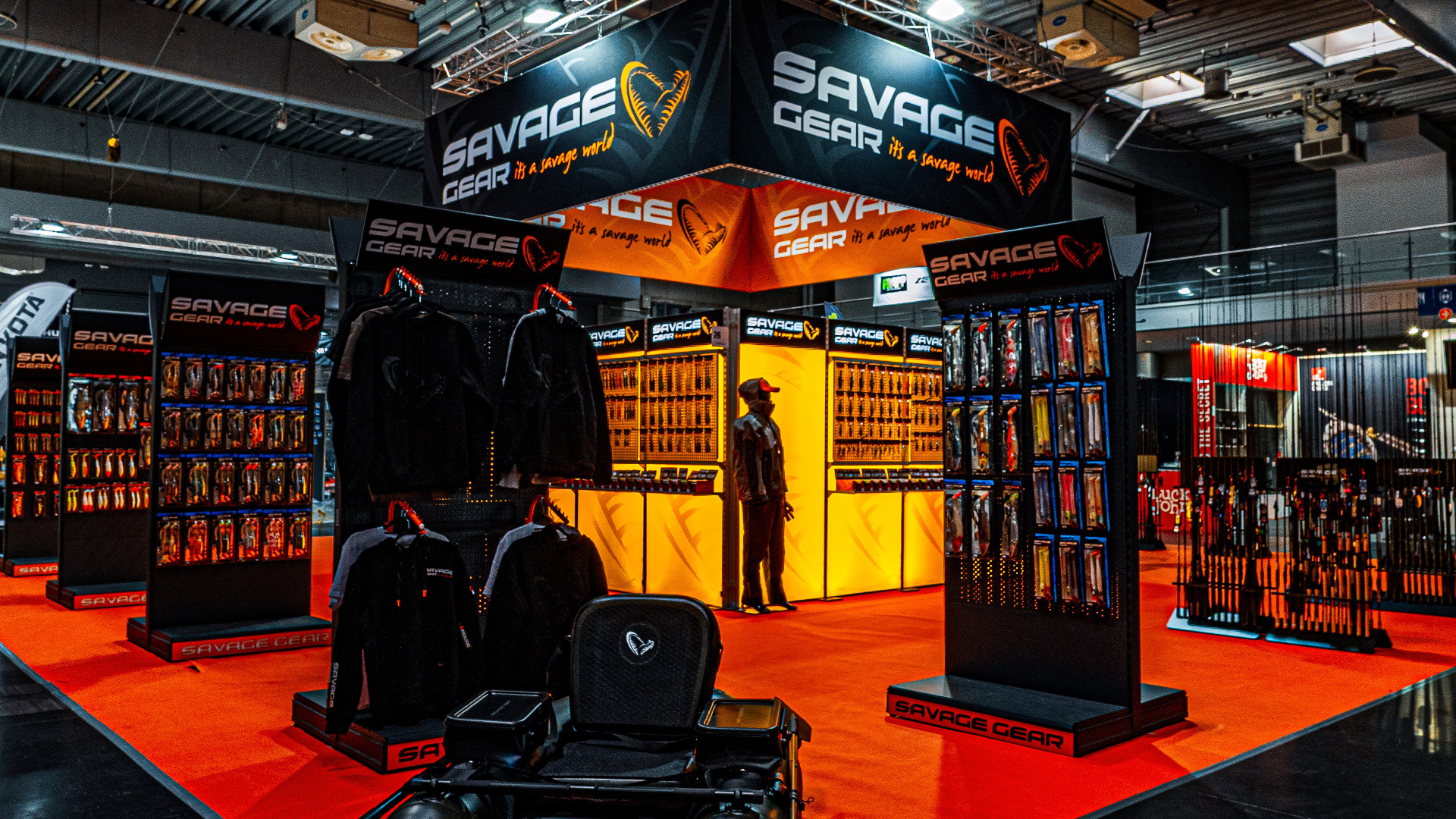 Pure Fishing: Modularer LED-Messestand für zukunftssichere internationale Einsätze