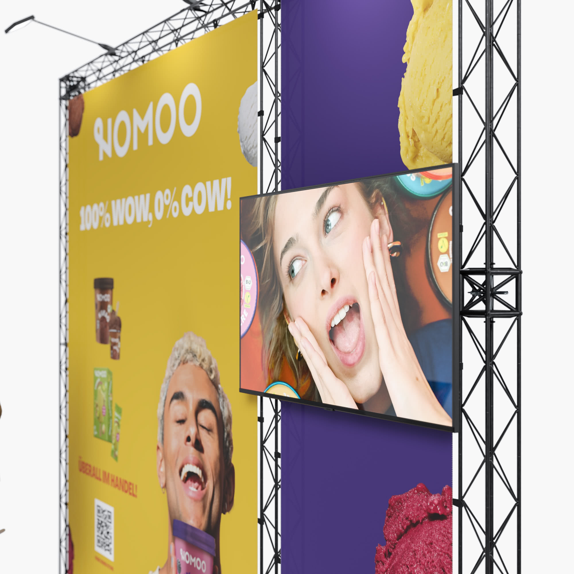 Ein Messestand von DATABAU ENGINEER zeigt ein großes Banner und einen Bildschirm mit zwei Personen, die eine digitale Karte analysieren. Der deutsche Text lautet: "Netzausbau beginnt am Schreibtisch".